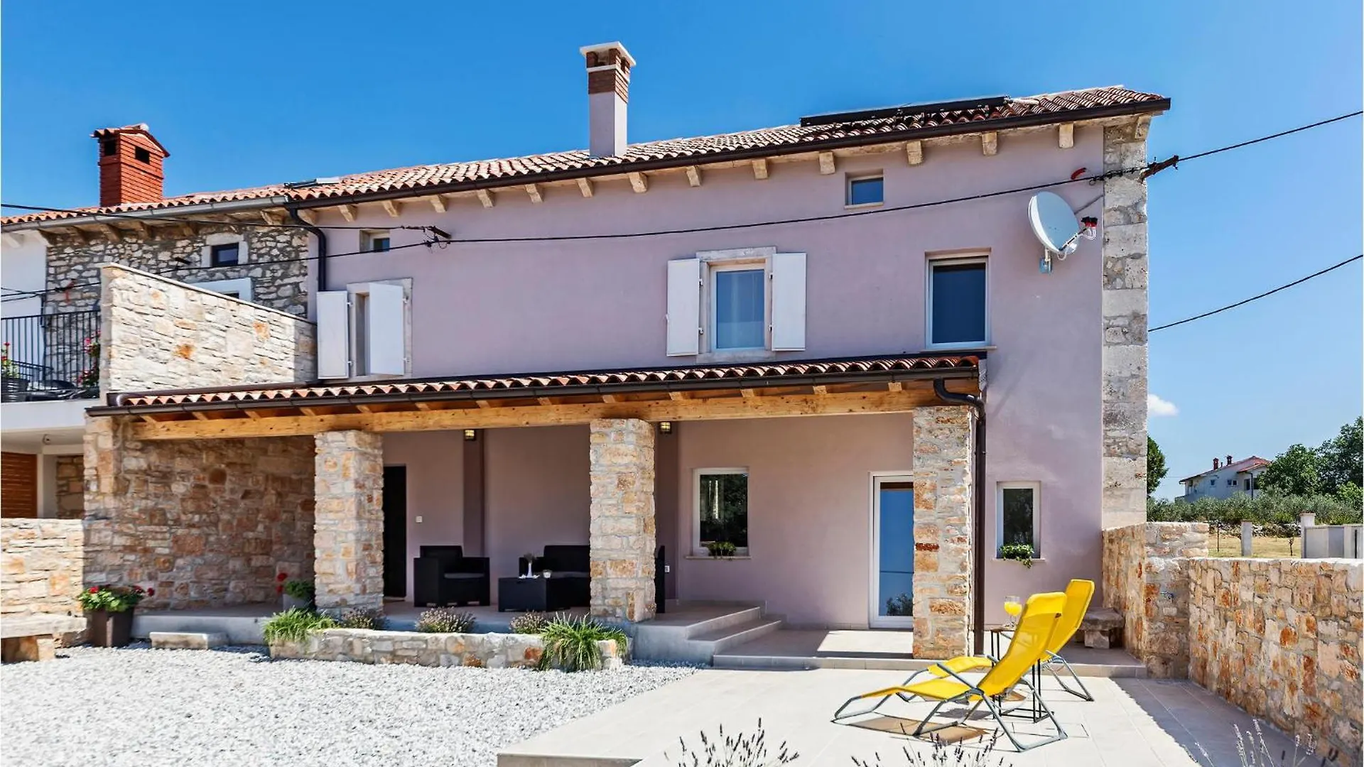 Vakantiehuis Stunning home in Duga Uvala with 4 Bedrooms, Jacuzzi&WiFi Mutvoran